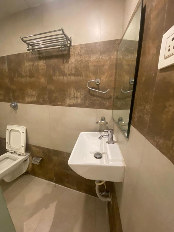 Garden Creek Residency - Near To Mumbai International Airport Hotel Exterior photo