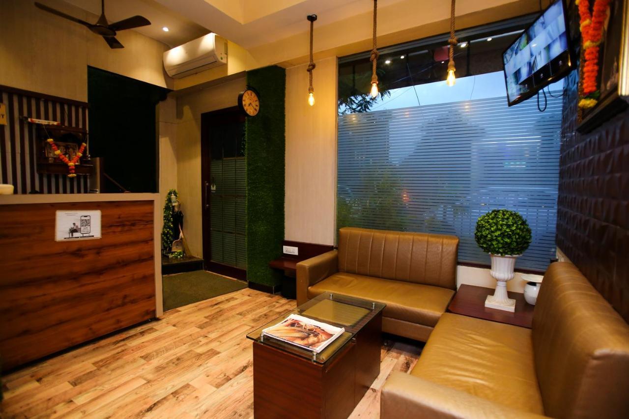 Garden Creek Residency - Near To Mumbai International Airport Hotel Exterior photo
