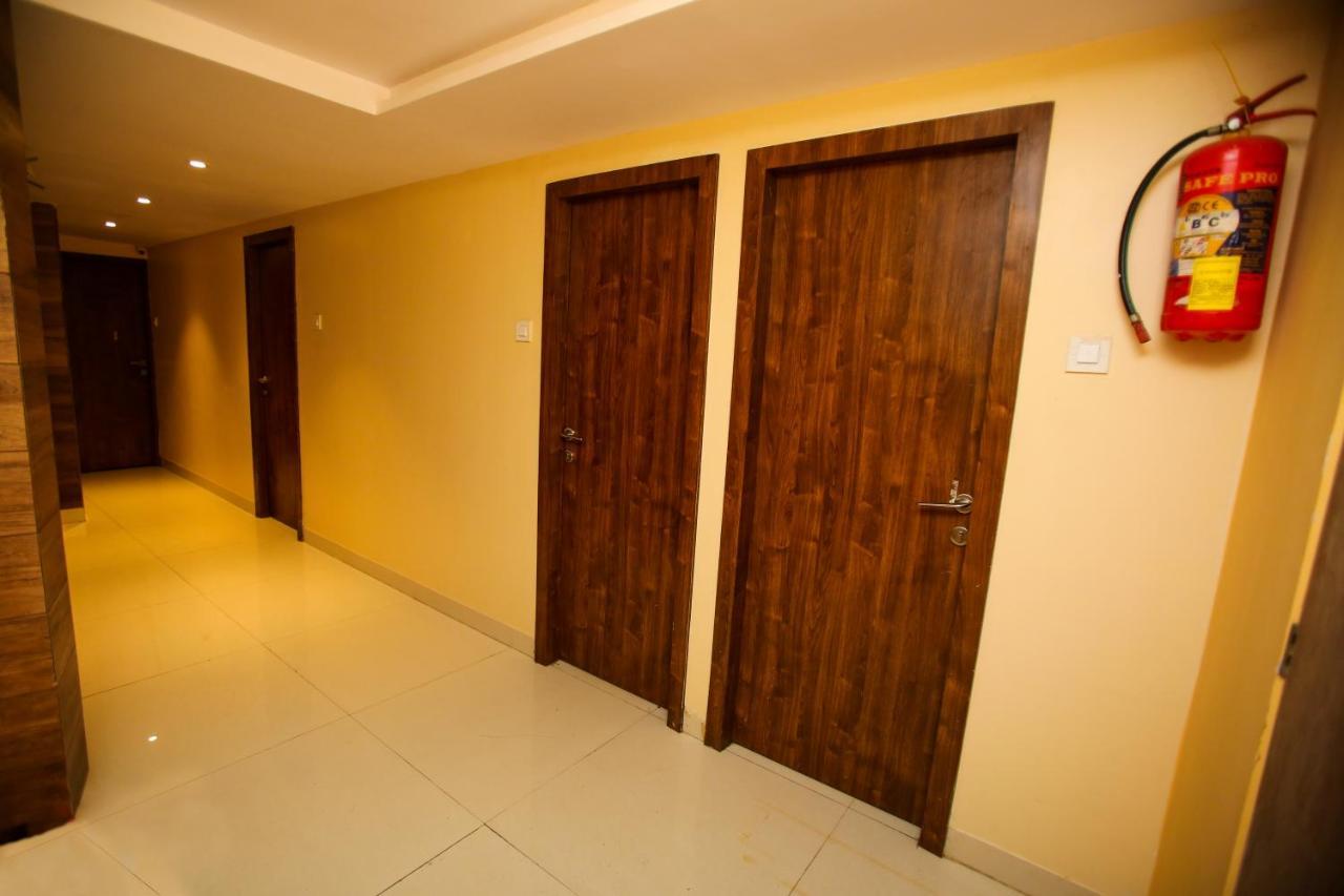 Garden Creek Residency - Near To Mumbai International Airport Hotel Exterior photo